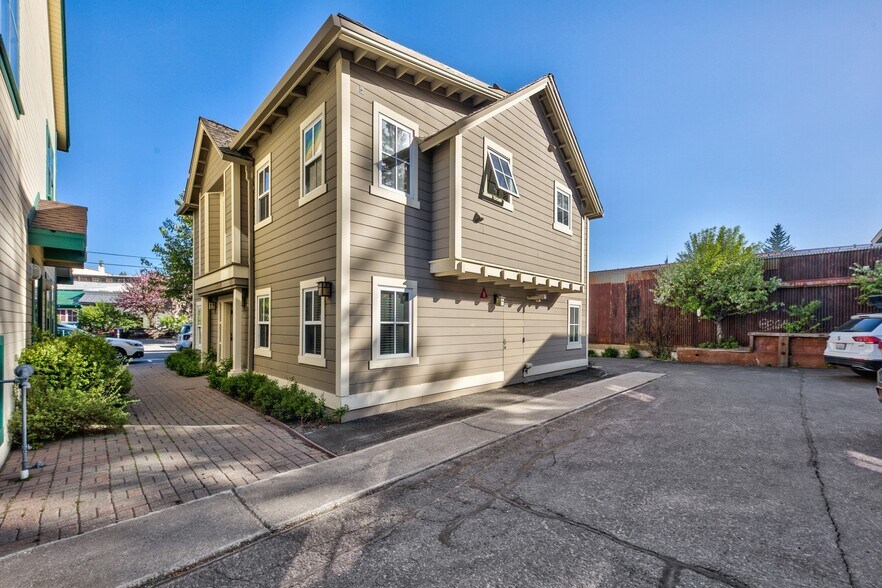 More Photos Of 10116 Jibboom St, Truckee Office Residential For Sale