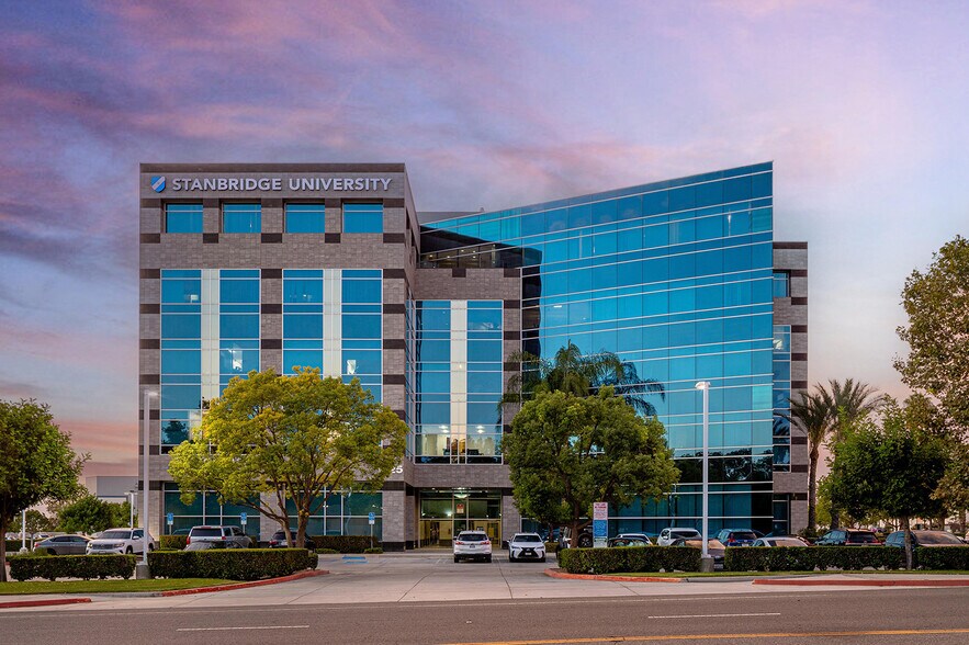 More Photos Of 1325 Spruce St, Riverside Office For Sale