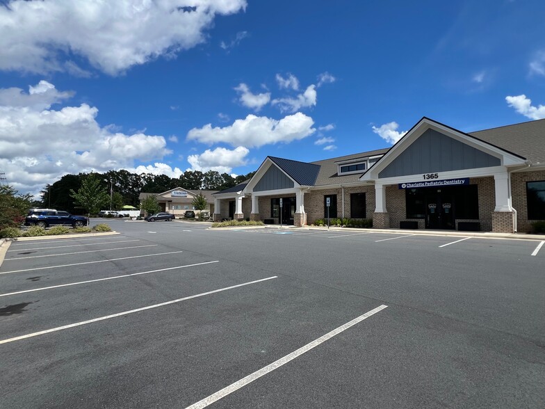 More Photos Of 1367 Gold Hill Rd, Fort Mill Medical For Lease