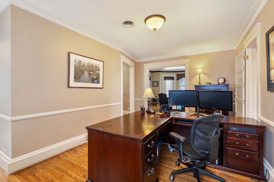 More Photos Of 1201 E Walnut St, Springfield Loft Creative Space For Sale