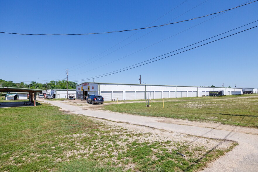 More Photos Of 542 E Dallas St, Canton Warehouse For Sale