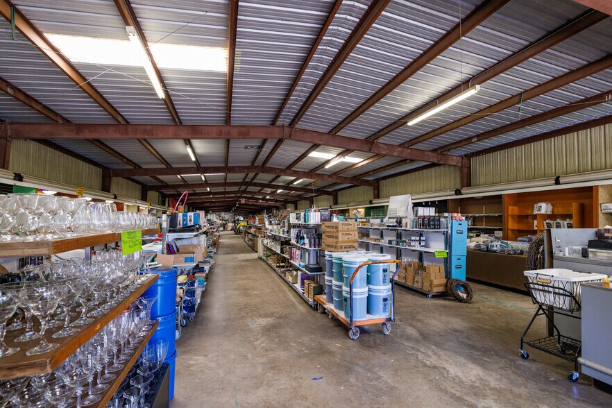 More Photos Of 542 E Dallas St, Canton Warehouse For Sale