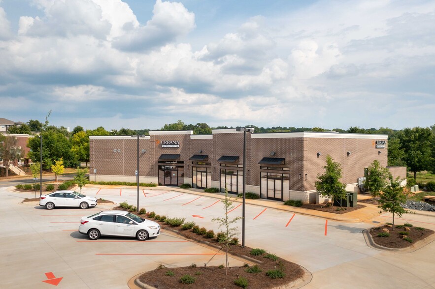 Primary Photo Of 15315 Hodges, Huntersville General Retail For Lease