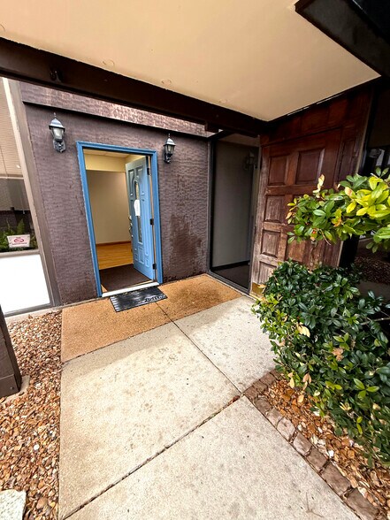 More Photos Of 6 Westbury Dr, Saint Charles Office For Lease