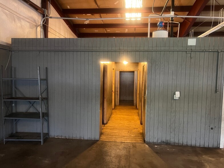 More Photos Of 4403 S Main St, Acworth Freestanding For Sale