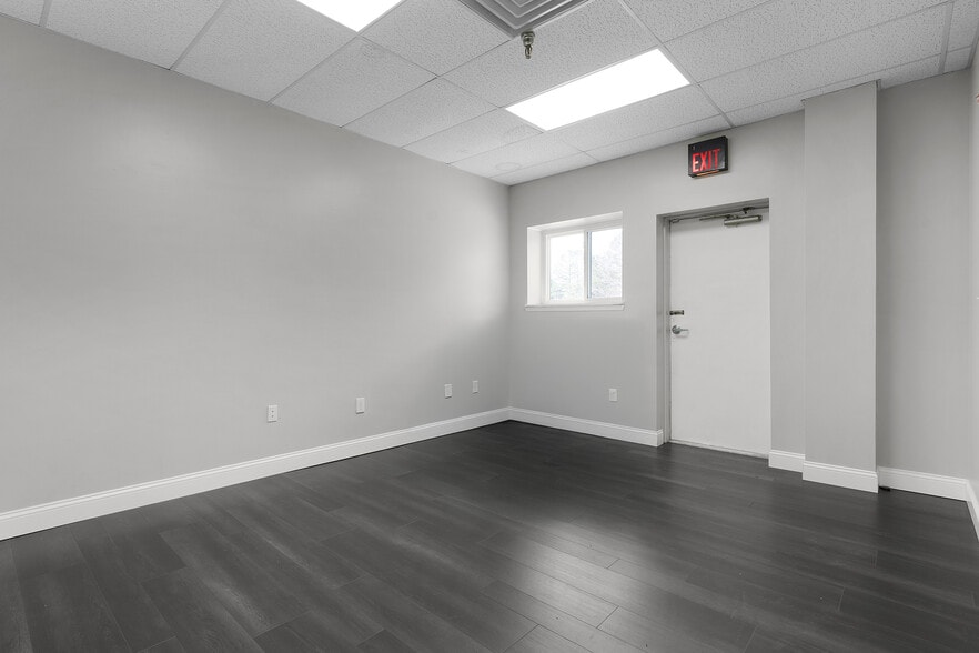 More Photos Of 205 Industrial Pike, Whitwell Manufacturing For Sale