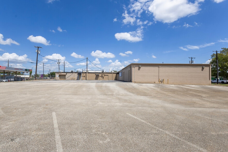 More Photos Of 421 S Beckham Ave, Tyler Medical For Lease