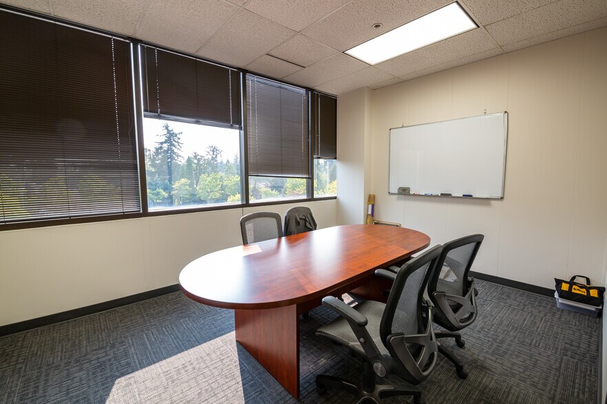 More Photos Of 6950 SW Hampton St, Tigard Office For Lease