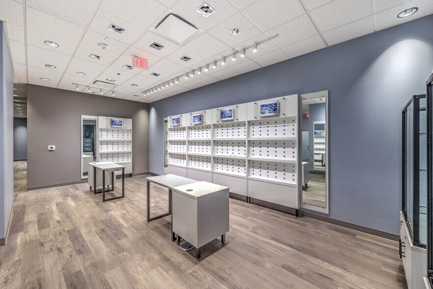 More Photos Of 2943-3073 W Craig Rd, North Las Vegas Unknown For Lease