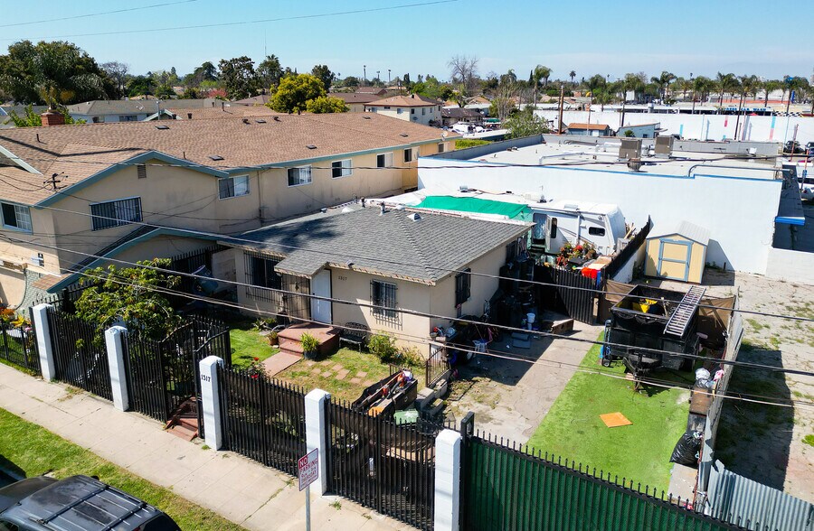 More Photos Of 1307 N Long Beach Blvd, Compton Storefront Retail Office For Lease