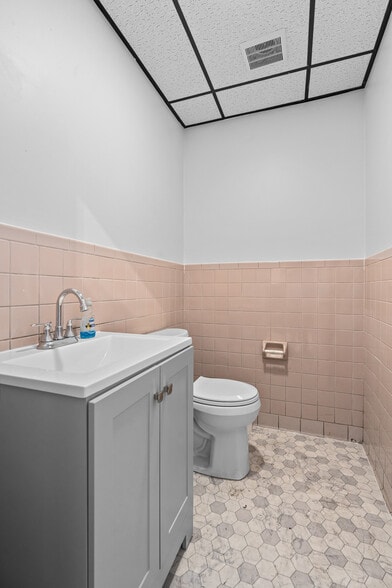 More Photos Of 100 N 11th St, Van Buren Warehouse For Sale