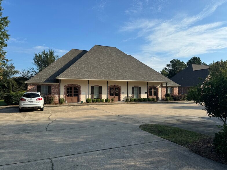Primary Photo Of 300 Highland Park Cove, Ridgeland Office For Lease