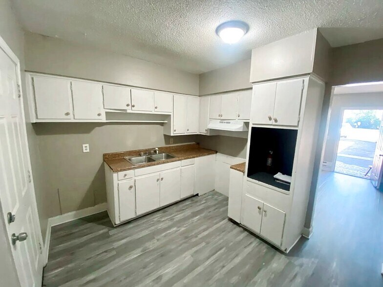 More Photos Of 731 Winston Rd, Columbus Apartments For Sale