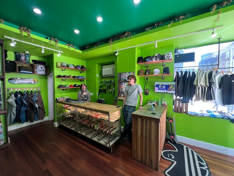 More Photos Of 149 North St, Boston Storefront Retail Residential For Lease