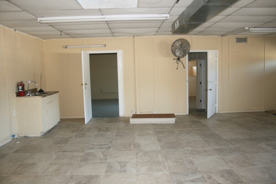 More Photos Of 1624 Watson Blvd, Warner Robins Office For Sale