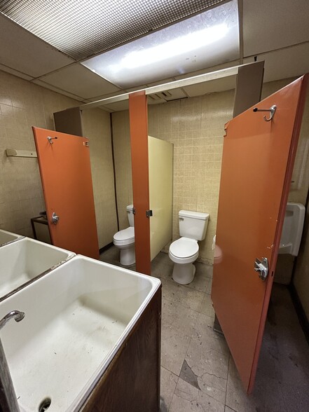 More Photos Of 3521 F St, Philadelphia Warehouse For Sale