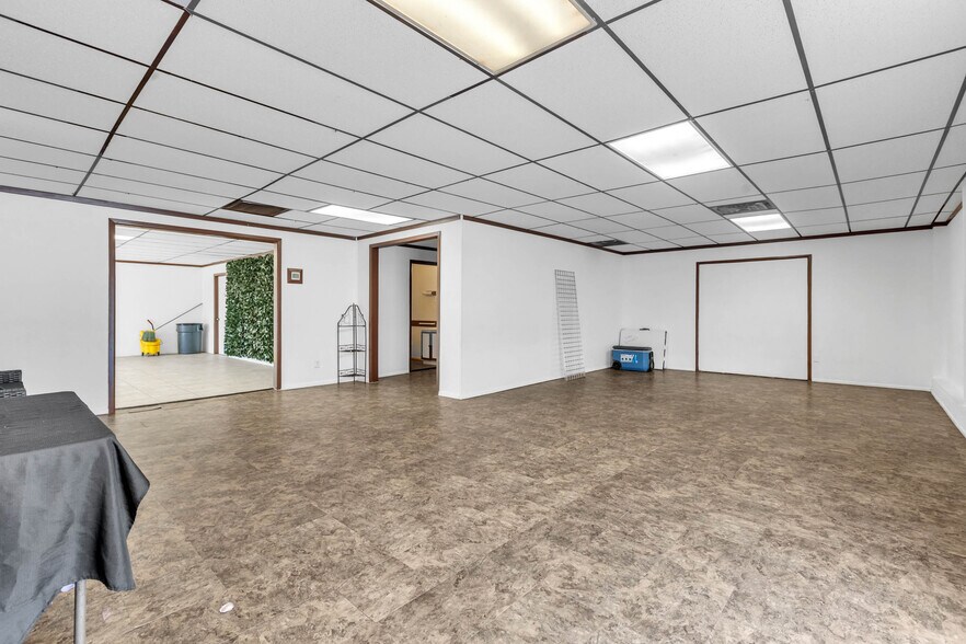 More Photos Of 2201 Kermit Hwy, Odessa Restaurant For Sale