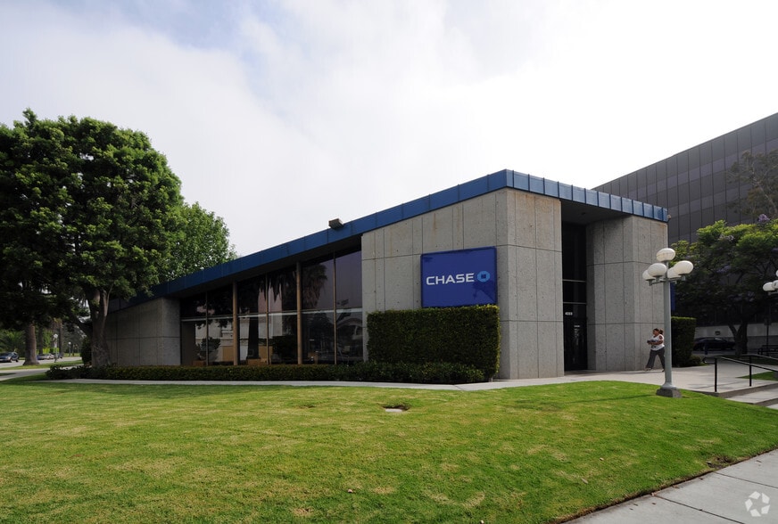 More Photos Of 4333 Wilshire Blvd, Los Angeles Bank For Sale