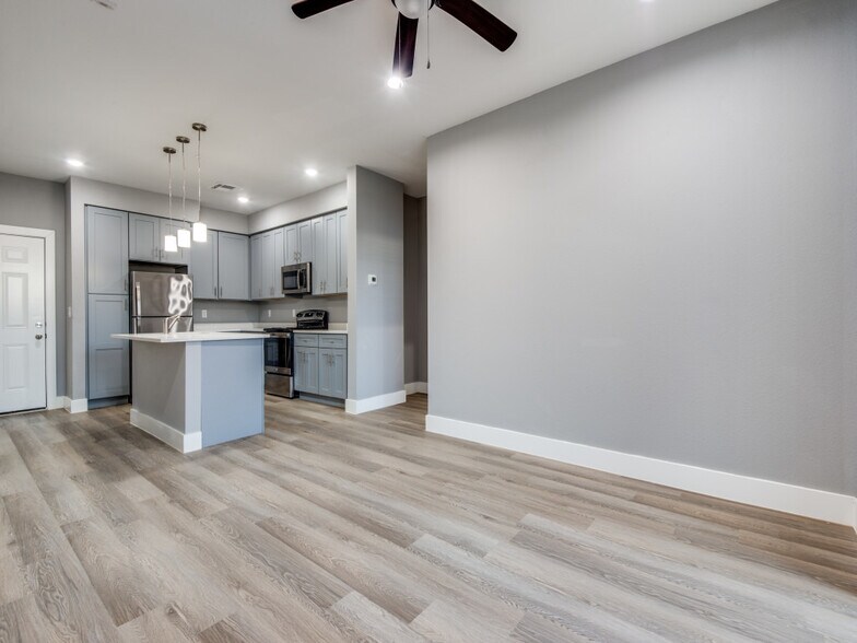 More Photos Of 1100 Us-90 Hwy W, Sealy Apartments For Sale