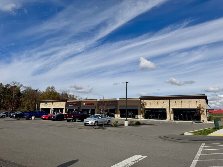 More Photos Of 4075-4089 Adair Ave, Valencia Storefront Retail Office For Lease