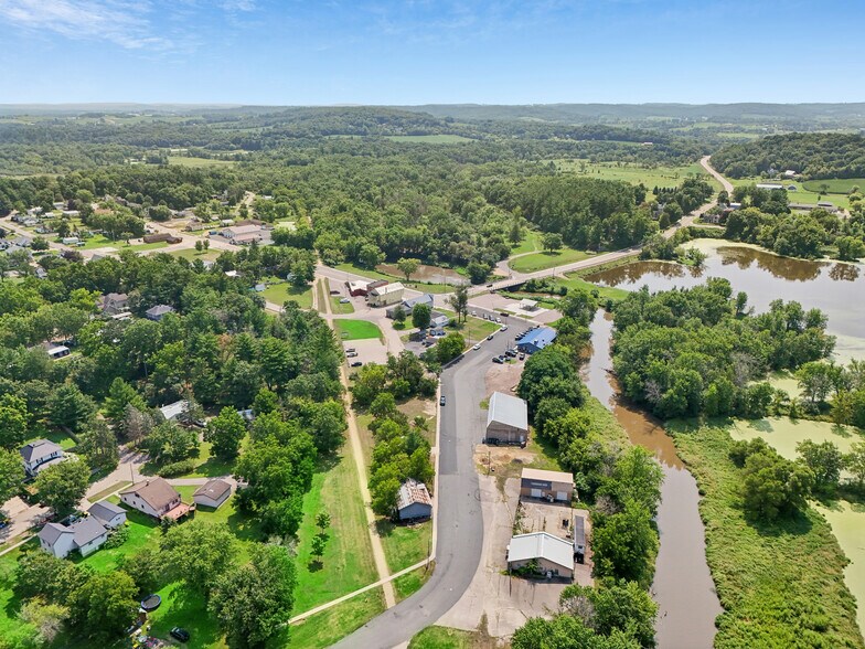 More Photos Of 309 Trail St, La Valle Restaurant For Sale