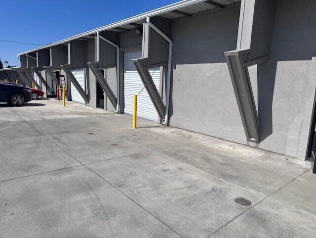 More Photos Of 143 E Whitmore Ave, Modesto Warehouse For Lease