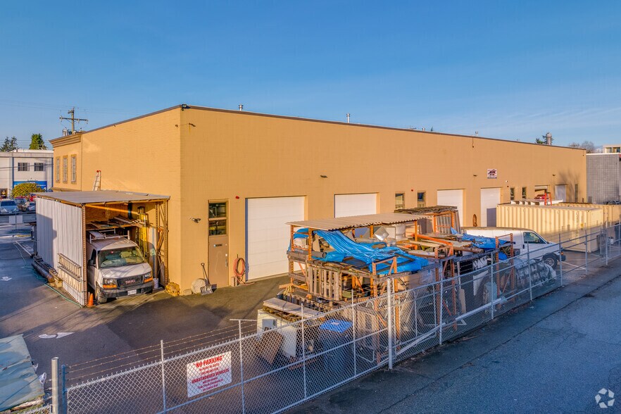 More Photos Of 7118-7132 Randolph Av, Burnaby Warehouse For Lease