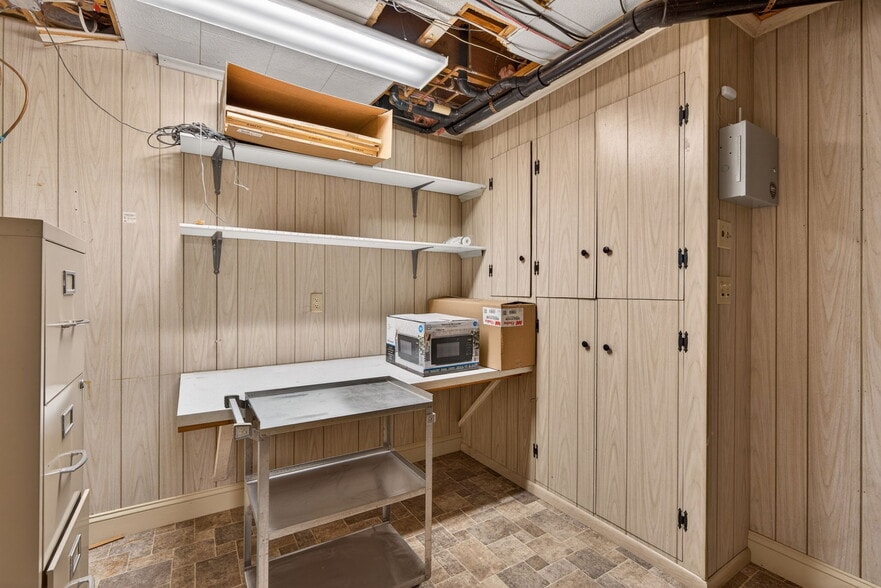 More Photos Of 6534 Sullivan Trl, Wind Gap Office For Sale