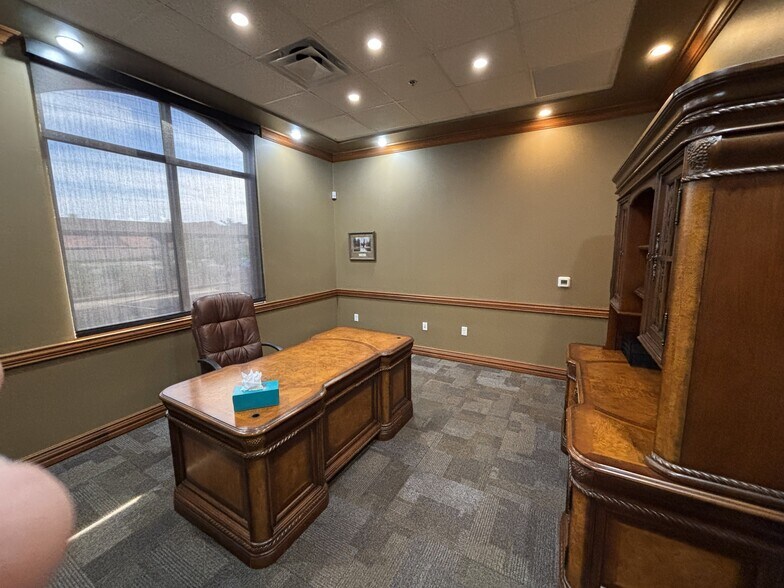 More Photos Of 16515 S 40th St, Phoenix Medical For Lease