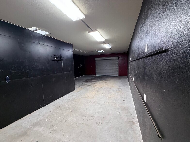 More Photos Of Gage Ave, Bell Warehouse For Lease