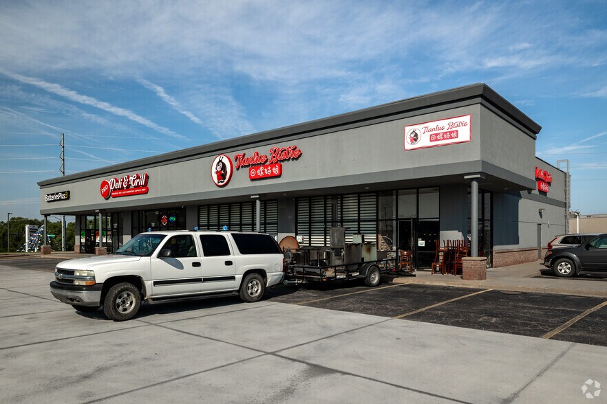 Primary Photo Of 11309 E Kellogg Dr, Wichita Freestanding For Lease