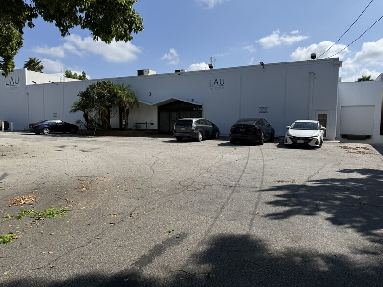 Primary Photo Of 9200 Gazette Ave, Chatsworth Warehouse For Lease