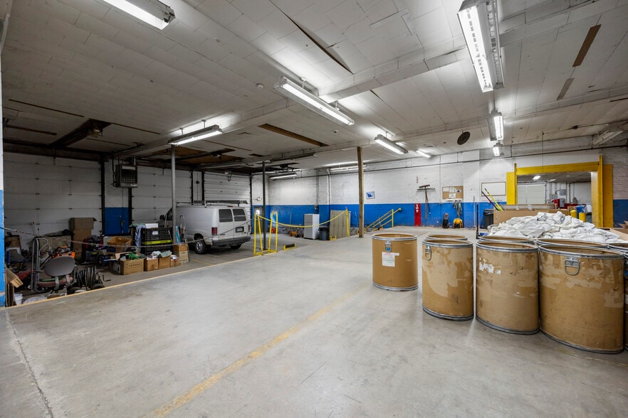 More Photos Of 419 W Market St, Sandusky Light Distribution For Sale