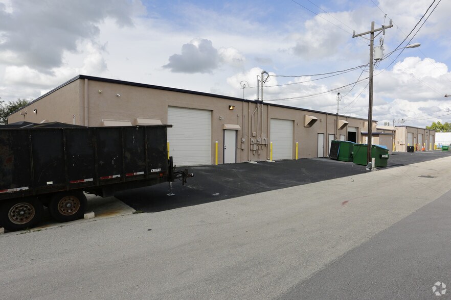 More Photos Of 1013-1017 SE 12th Ave, Cape Coral Industrial For Lease