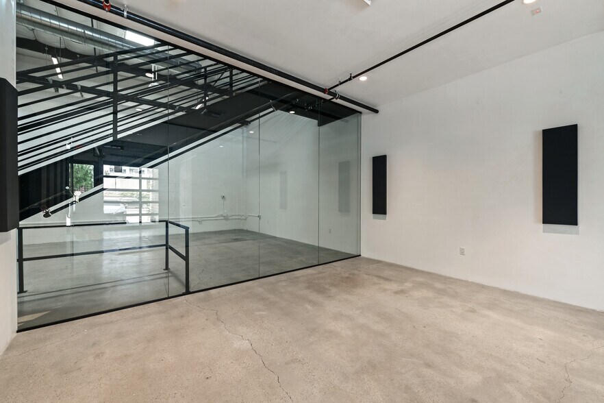 More Photos Of 3309-3323 La Cienega Pl, Los Angeles Loft Creative Space For Lease