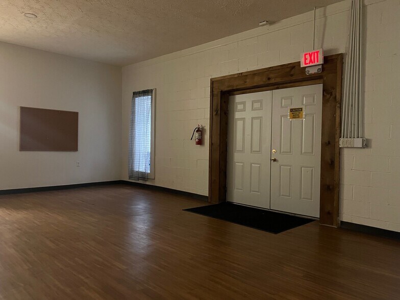 More Photos Of 2150 Greenbrier St, Charleston Office For Sale