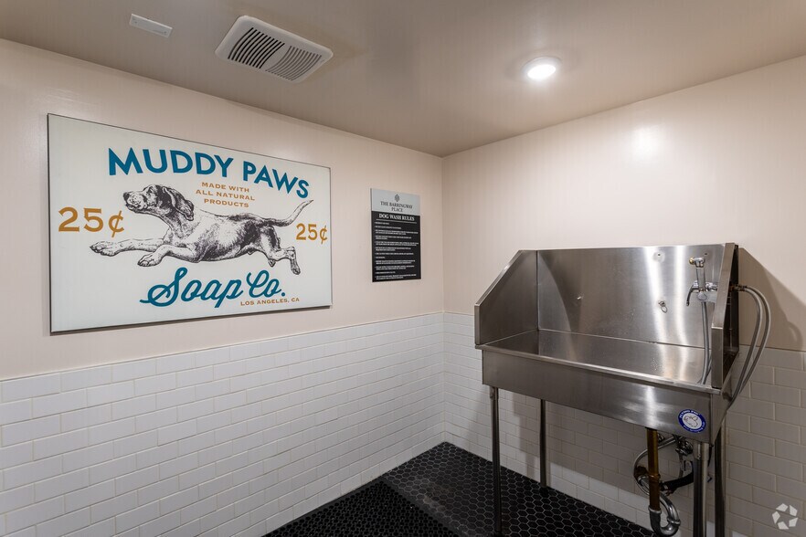 More Photos Of 11701 W Gateway Blvd, Los Angeles Apartments For Lease