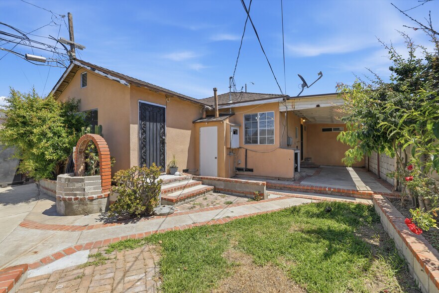 More Photos Of 932 E 23rd St, Long Beach Multifamily For Sale