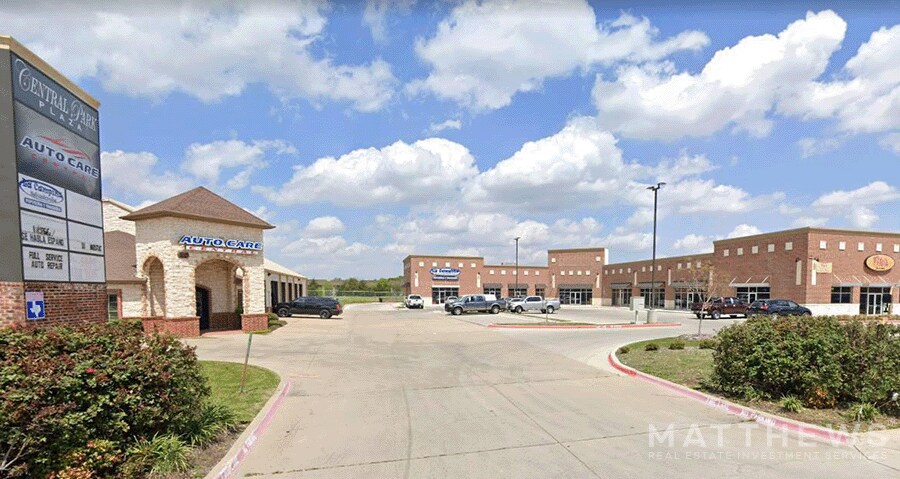 More Photos Of 510 W Pioneer Pky, Grand Prairie General Retail For Lease