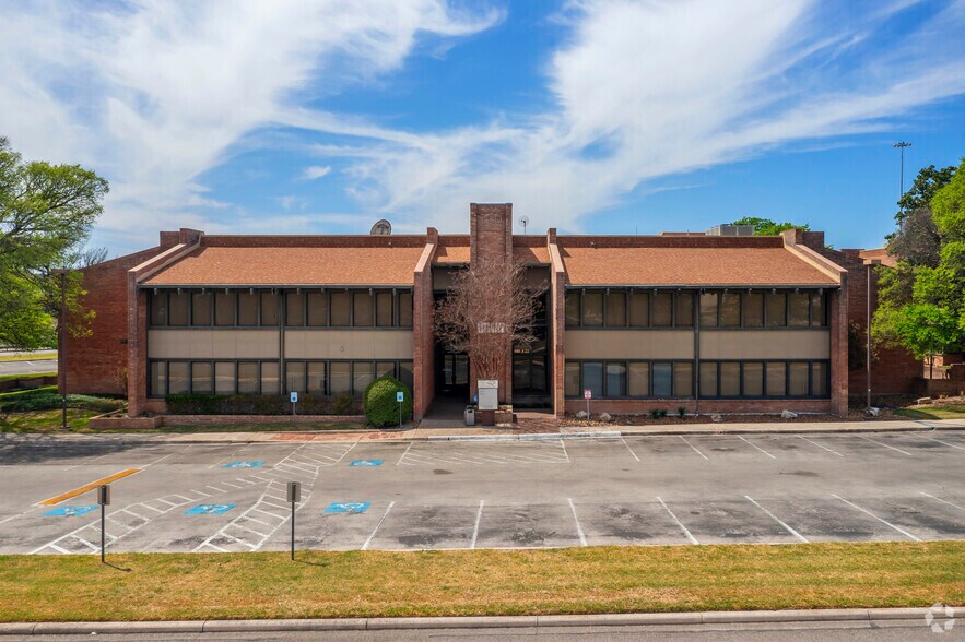 More Photos Of 6800 Park Ten Blvd, San Antonio Unknown For Lease