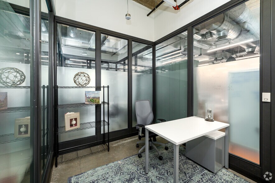 More Photos Of 1140 3rd St NE, Washington Office For Lease