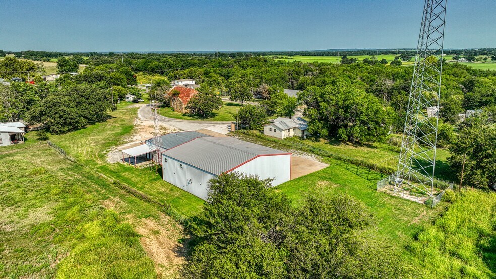 More Photos Of 221 Judd St, Weatherford Flex For Sale