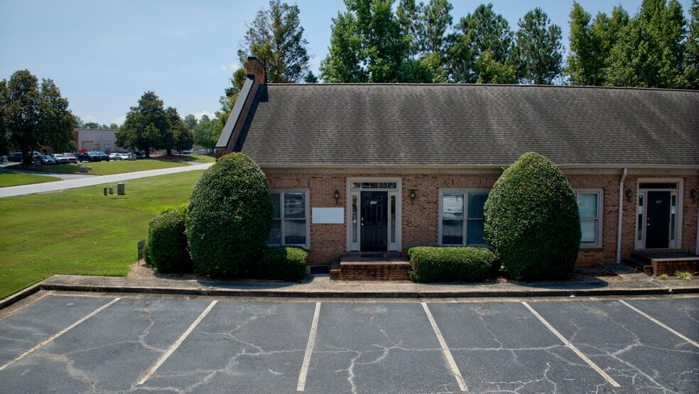 More Photos Of 188 Ben Burton Cir, Bogart Office For Sale