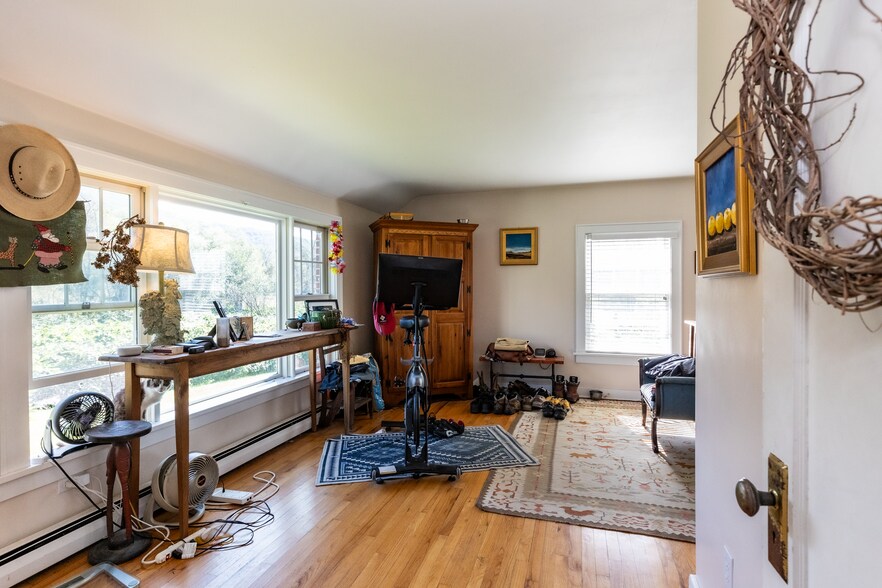 More Photos Of 4 Whitman Rd, Stephentown Sports And Entertainment For Sale