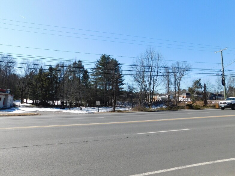 More Photos Of 275-279 W Main St, Avon Storefront For Lease