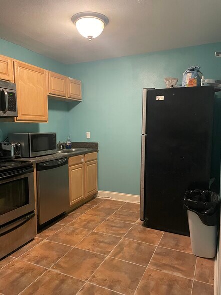 More Photos Of 4701 Downman Rd, New Orleans Bar For Lease