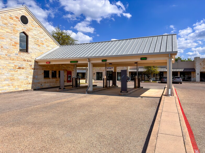More Photos Of 12101 Bee Caves Rd, Austin Bank For Lease