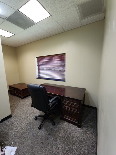 More Photos Of 8141 Mainline, Fort Myers Warehouse For Lease