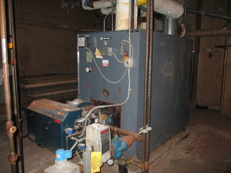 More Photos Of 237 Jerome St, Brooklyn Schools For Lease