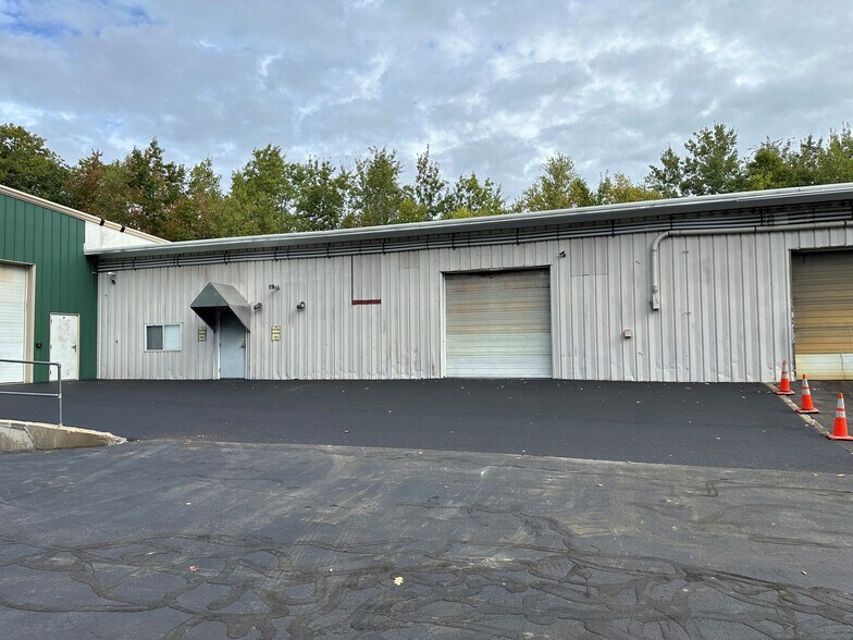 Primary Photo Of 64 Industrial Park Rd, Saco Warehouse For Lease